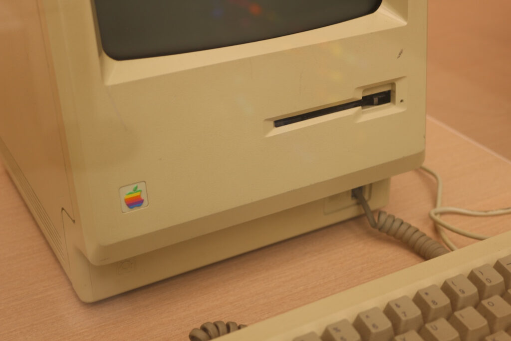 Computer Throwback Home - Retro Computer Fun